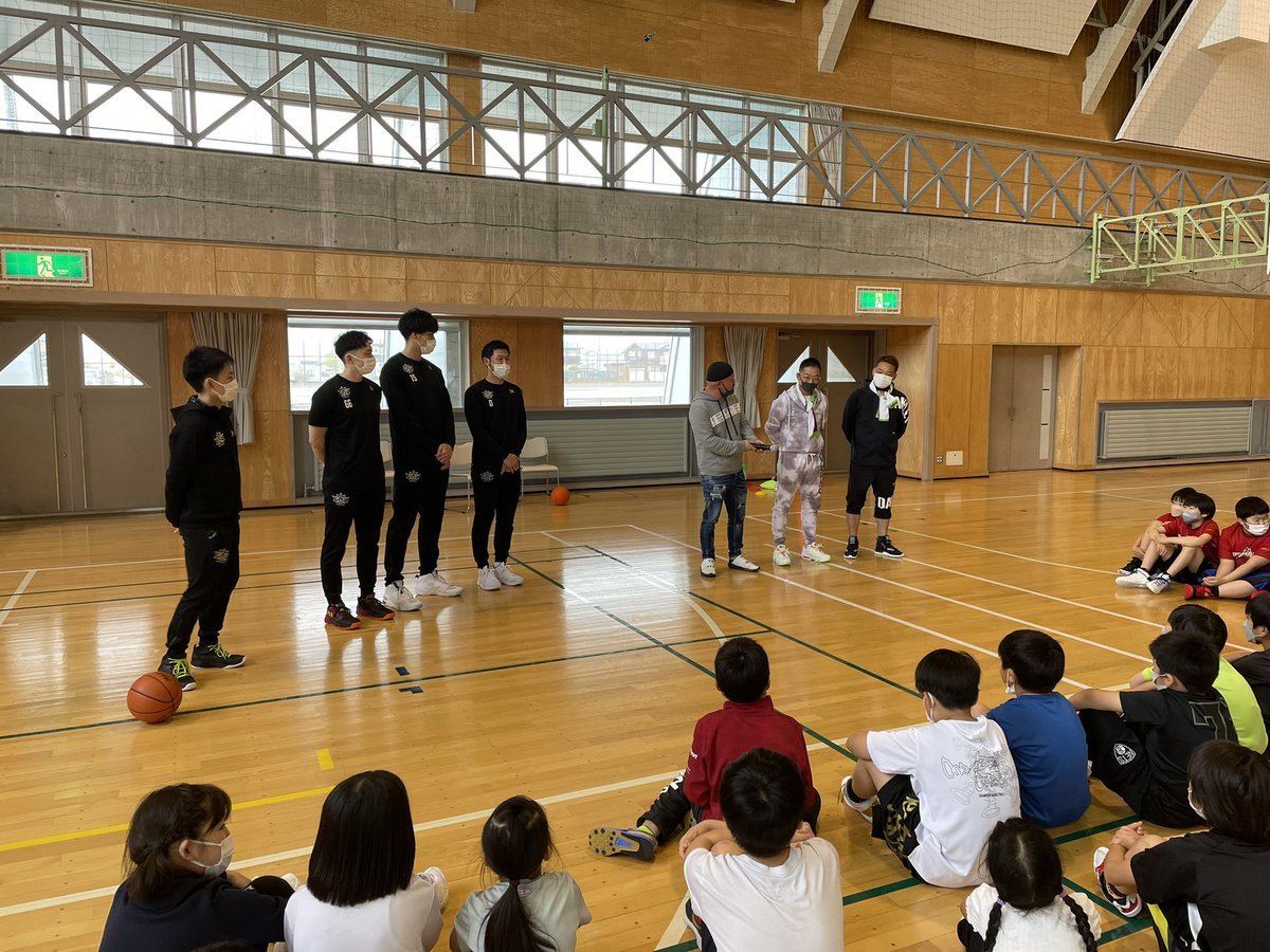 昨日 #北海道浜中町 で #鈴久名牧場 様はじめ3牧場様主催のバスケットボールクリニックが行われました。参加頂いた浜中町、中標津町... [レバンガ北海道【Twitter】]