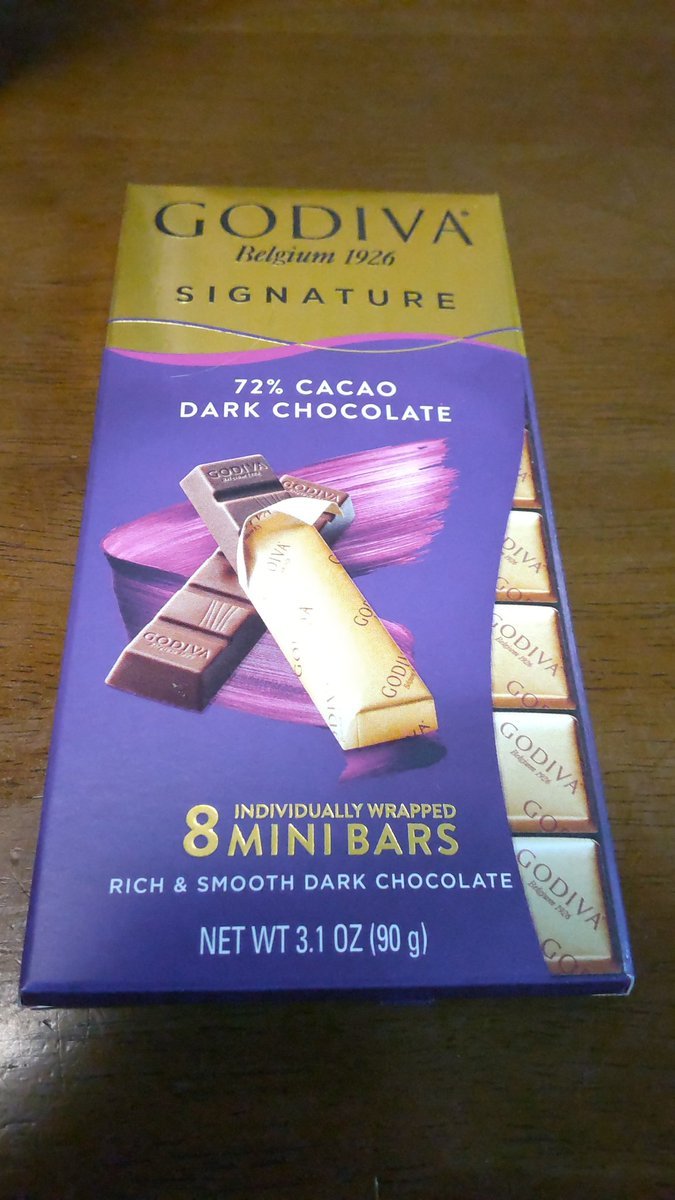 今日はまだ1000キロcalに抑えてるので贅沢チョコなんぞ食べる!一欠片70キロcal。美味いチョコは小さくても満足度が違うようだ。... [おもちゃの平野【Twitter】]