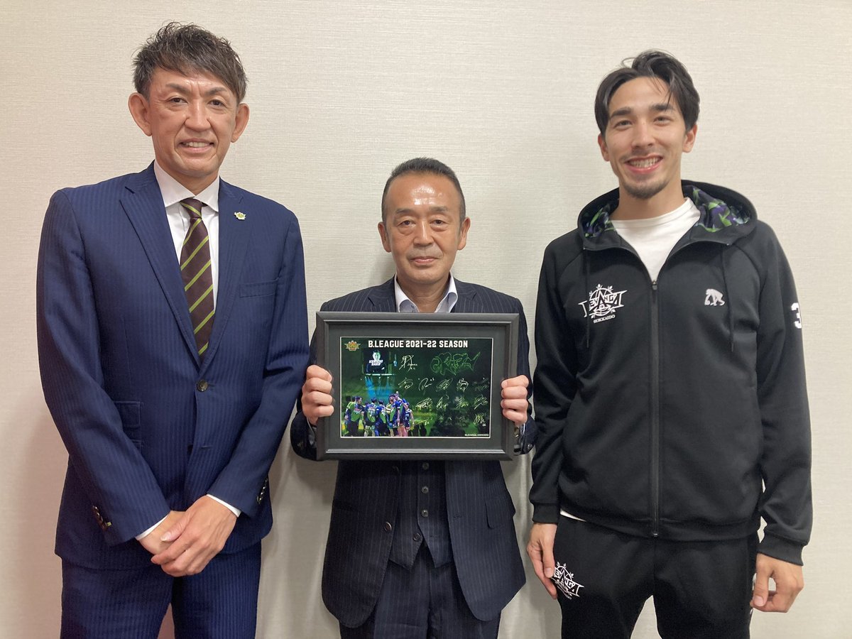 ⛹️‍♂️シーズン終了のご挨拶🙏オフィシャルパートナーである #株式会社四輪館 様へ2021-22シーズン終了のご挨拶訪問をさせていただき... [レバンガ北海道【Twitter】]