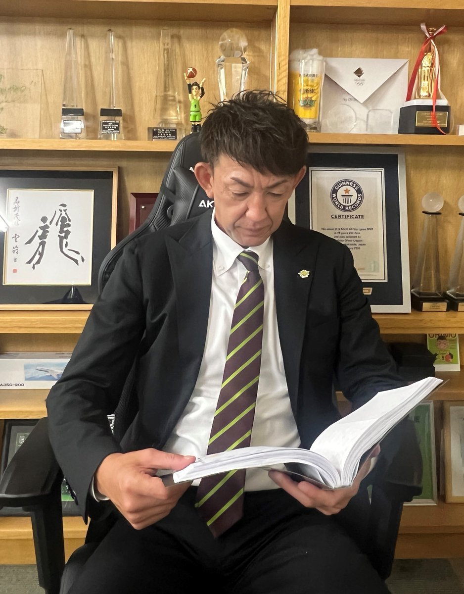 先日の #折茂武彦引退試合 では #日本郵便 ブースを通じて、たくさんの方からメッセージを頂戴しました✉🥲皆様からのメッセージを冊子... [レバンガ北海道【Twitter】]