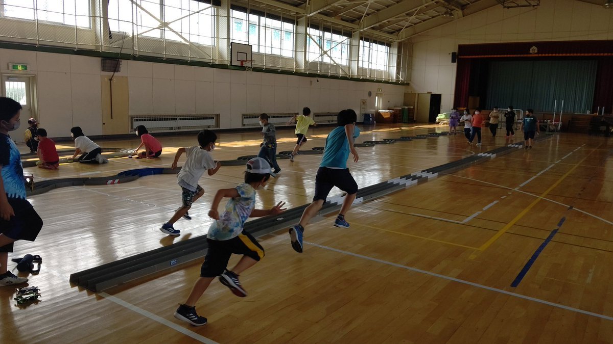 マシンも人もはしります！#ミニ四駆教室 #おもちゃの平野 [おもちゃの平野【Twitter】]