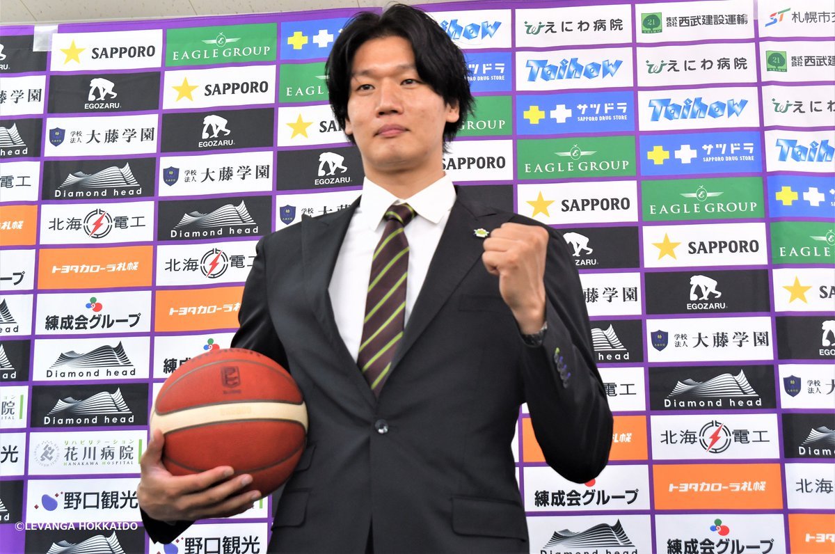 先日 #桜井良太 選手の2022-23シーズンの契約継続会見を実施いたしました。『精神的支柱としてチームを支えるだけではなく、プレー... [レバンガ北海道【Twitter】]