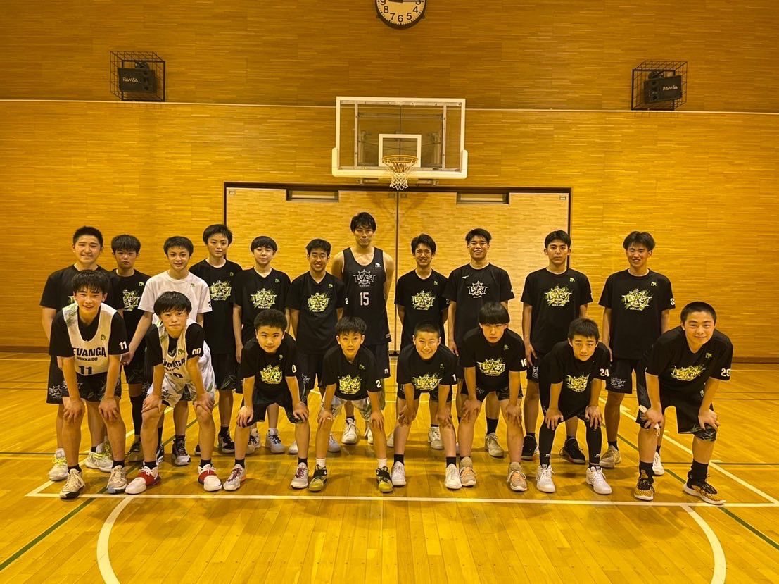 #玉木祥護 選手と #レバンガ北海道U15 の選手たち📸✨💚 https://t.co/GVhl6BmUlR [レバンガ北海道【Twitter】]