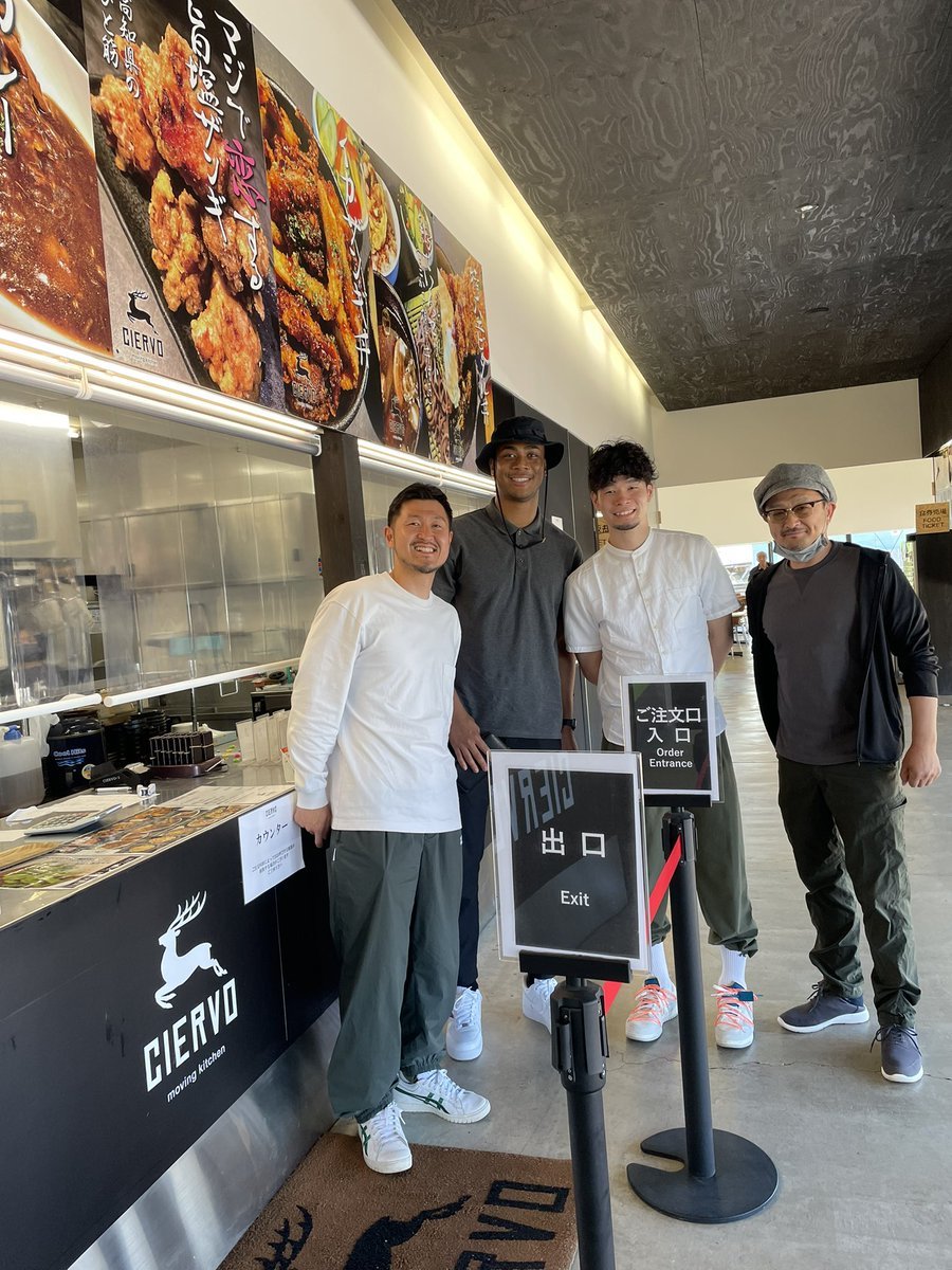 #郷の駅ホッときもべつ にて昼食🍛#北海きたえーる でいつも出店頂いている #CIERVO さんがこちらでも営業してます！ お近くお通りの... [レバンガ北海道【Twitter】]