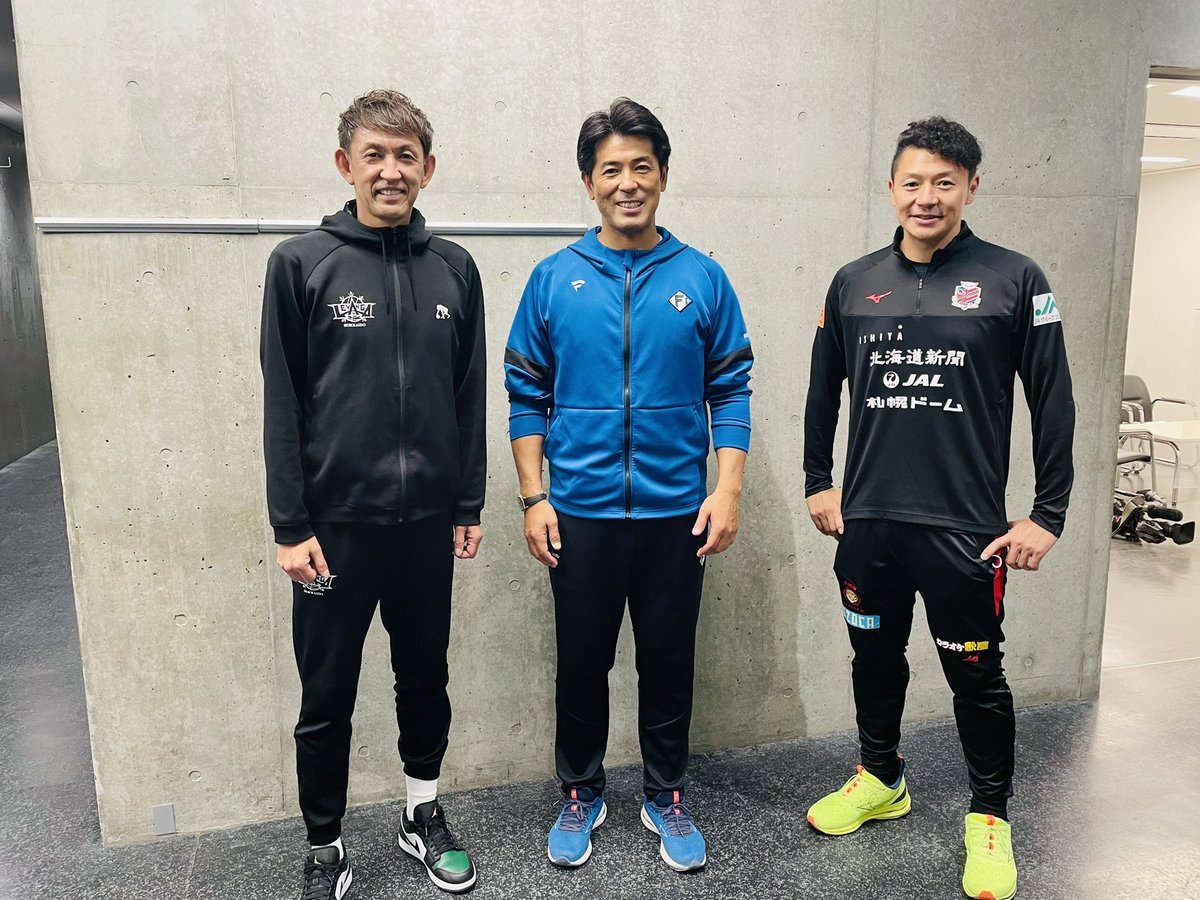 昨日のレジェンドトークショー終了後📸稲葉SCO、河合CRC、ありがとうございました！⚾️⚽️🏀✨本日は #パシスタスピリッツ がY.M.... [レバンガ北海道【Twitter】]