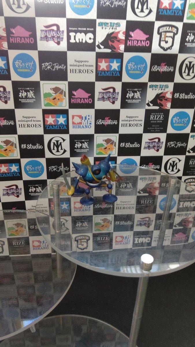 (*｣´□`)｣＜BZRの方〜BZRの方〜ロゴお待ちしてますよ〜(ずっと何か足りないと思ってました😅) [おもちゃの平野【Twitter】]