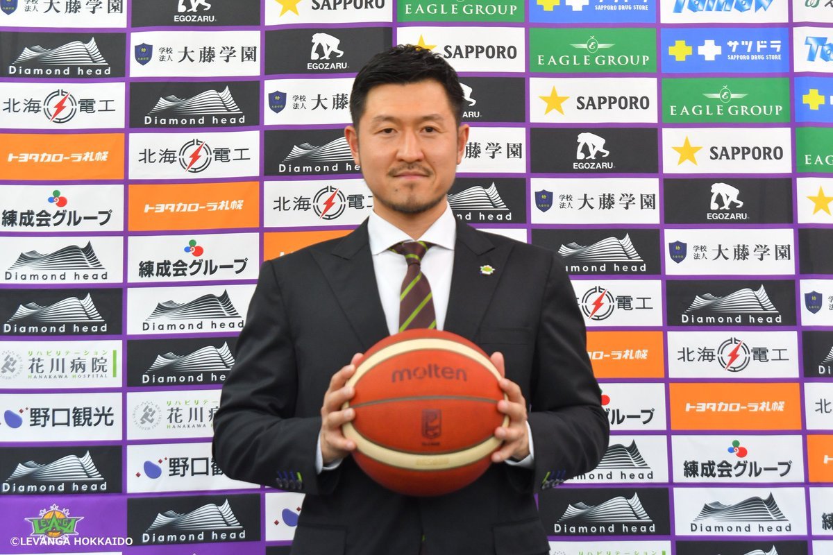 本日 #橋本竜馬 選手の2022-23シーズンの契約継続会見を実施いたしました。『3年間やってきて、もっとこのチームで上に行ける、もっ... [レバンガ北海道【Twitter】]