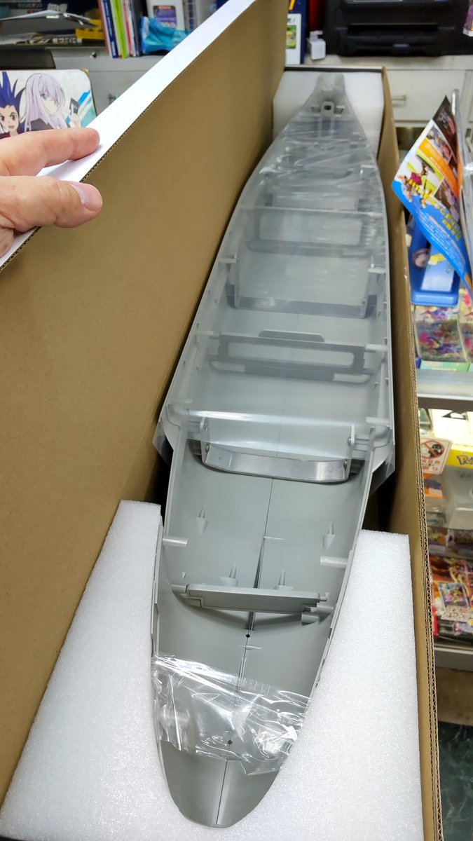 パッケージにいっぱいの船体がしっかり収納されてます!いいなぁ [おもちゃの平野【Twitter】]