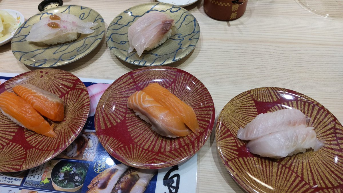 今日のお昼はお手軽寿司です美味い! [おもちゃの平野【Twitter】]