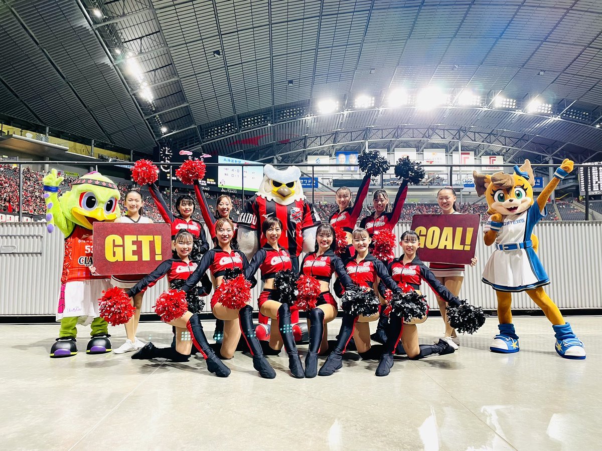 ホームで勝利を！！後半も、全緑…赤黒で応援を！！#コンサドールズ💃#ドーレくん🦉#北海道コンサドーレ札幌⚽️#ポリー🐿#北海道日... [レバンガ北海道【Twitter】]