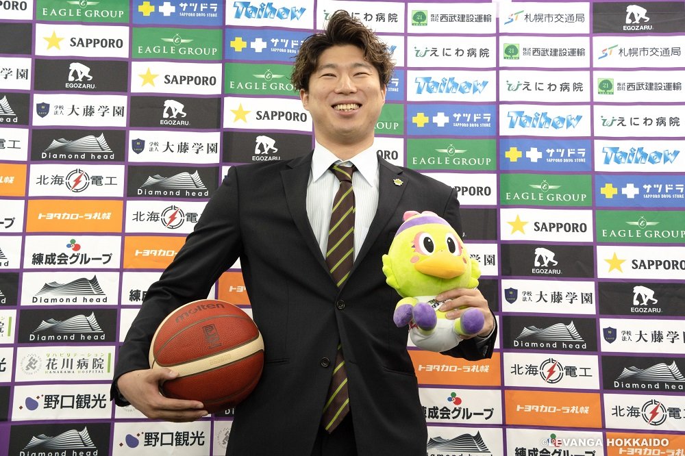 本日 #高橋耕陽 選手の新規入団会見を実施いたしました。『素直に、地元でプレーできることを本当に嬉しく思っています。気負い過ぎ... [レバンガ北海道【Twitter】]