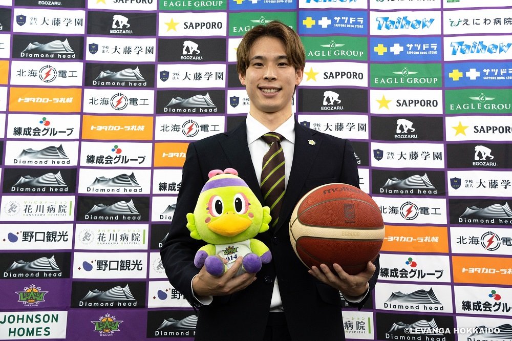 本日 #荒川颯 選手の新規入団会見を実施いたしました。『これまで悔しい思いをしてきたからこそ、B1で戦うこのチャンスを掴み取りた... [レバンガ北海道【Twitter】]