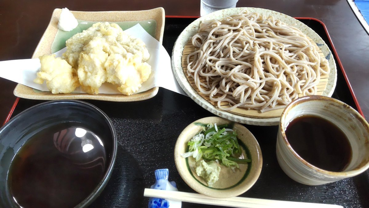 今日のお昼は、ゴボウ天の付いた美味いそばです。石狩のそば美味いんだよね [おもちゃの平野【Twitter】]