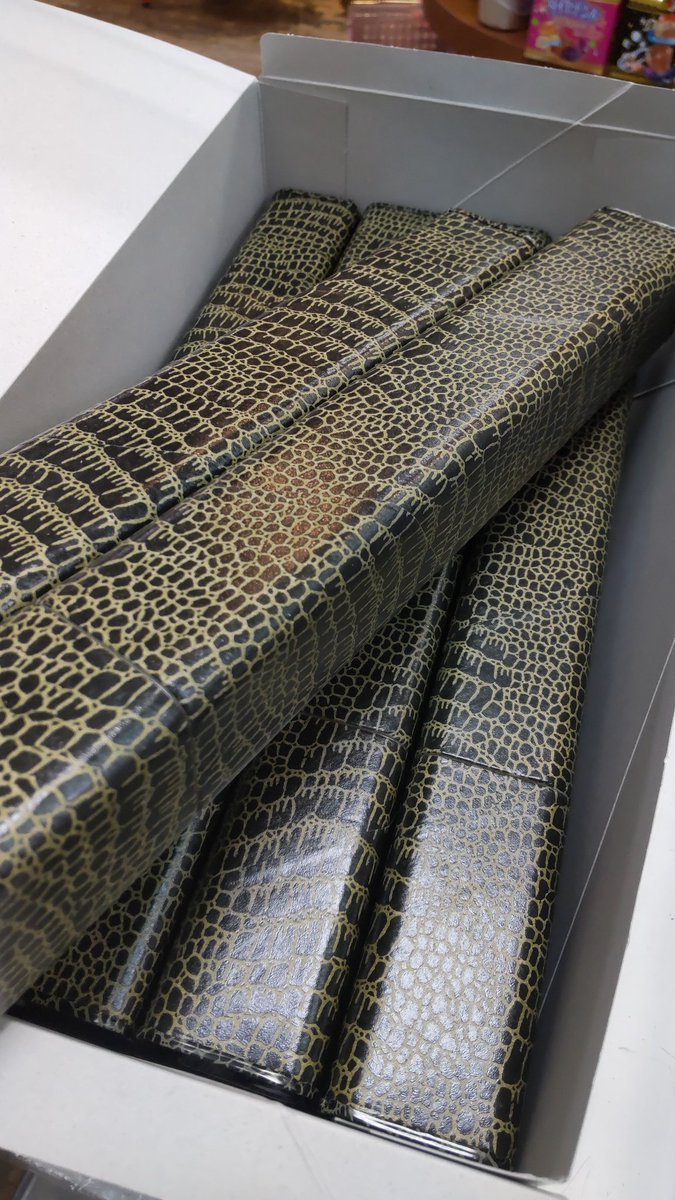 おもちゃの平野にプレイマットを入れるのに使える四角い賞状筒入荷しましたこれで、転がらない!（笑） [おもちゃの平野【Twitter】]