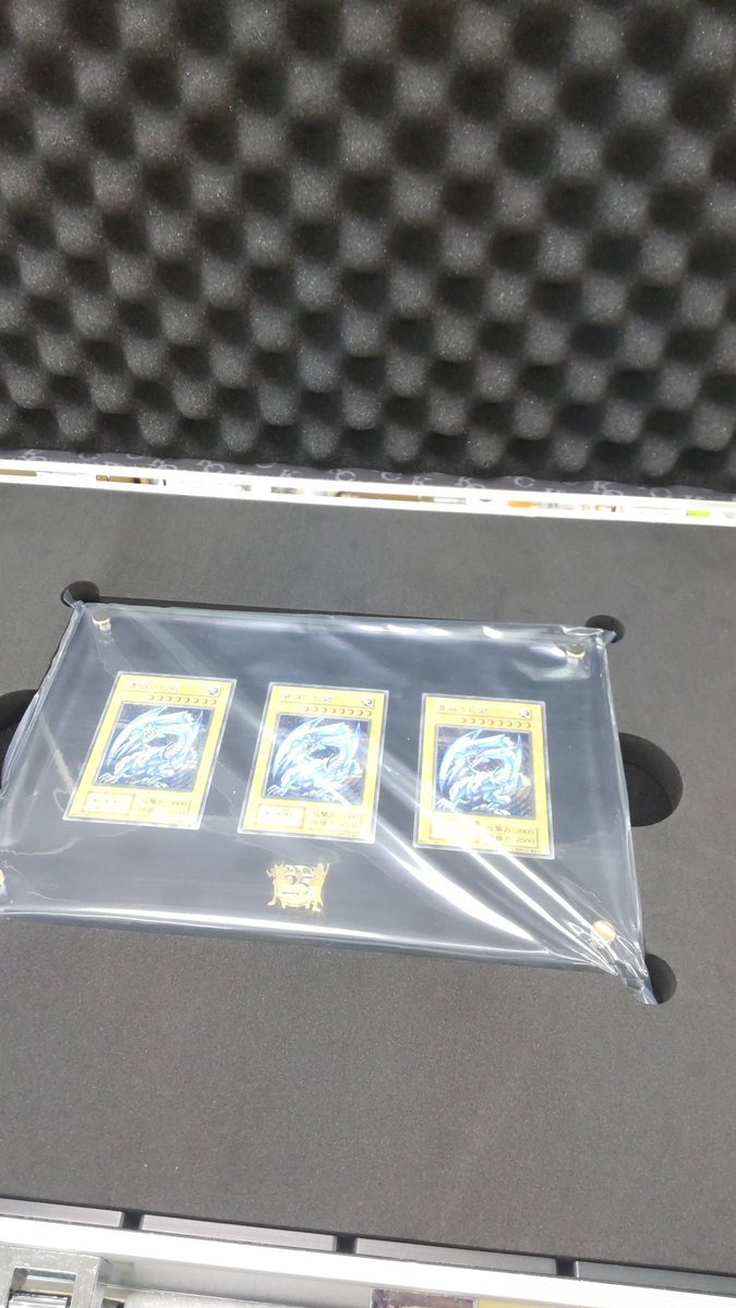 社長のアタッシュケースを手に入れた!凄い! [おもちゃの平野【Twitter】]