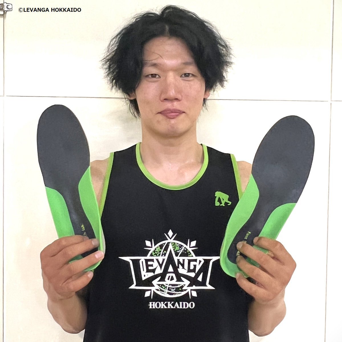 選手のパフォーマンス向上やケガの防止に欠かせない #インソール を、2022-23シーズンも引き続き、Foot tech lab.様にご提供... [レバンガ北海道【Twitter】]