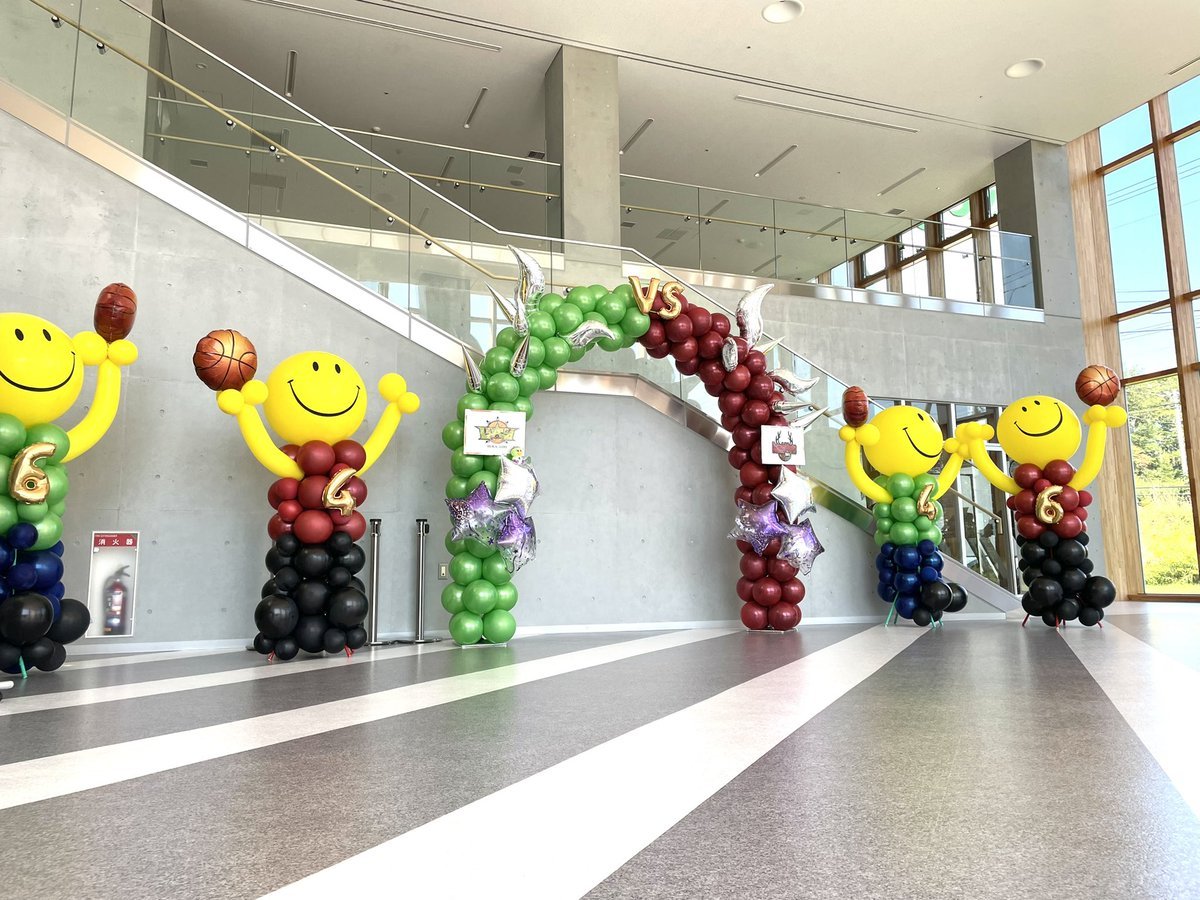 #レバードを探せ🔍#中標津町 関係者の皆さまの愛を感じるエントランス🎈✨ぜひ会場で写真を撮ってみてはいかがでしょうか📸明日... [レバンガ北海道【Twitter】]