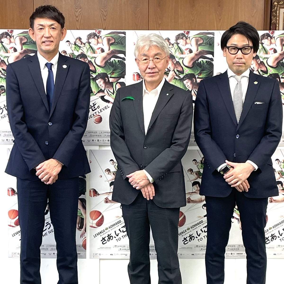 本日9/27(火) #レバンガ北海道 代表取締役社長 #折茂武彦 ・代表取締役CEO #横田陽 が、 #小玉俊宏 北海道副知事を表敬訪問し、... [レバンガ北海道【Twitter】]