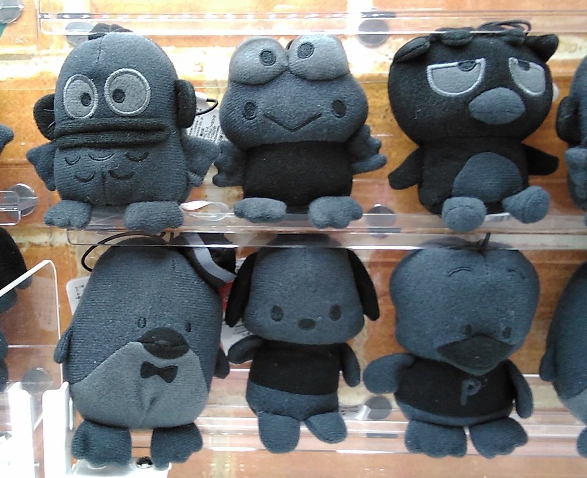 ｢はぴだんぶい｣のマスコットが入荷しましたナムコ限定のブラックフライデー仕様の景品です！#はぴだんぶい #サンリオ [ワンダーシティ札幌 プラボ札幌西町店【Twitter】]