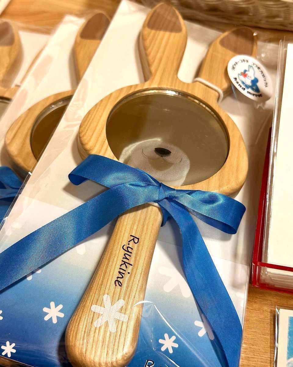 ユキネコラボ商品ですが、遠方でいこ〜るまで行けないよ…という方には、送料ご負担いただきますが発送も承っております✨現在hand mir... [元気ショップいこ～る【Twitter】]