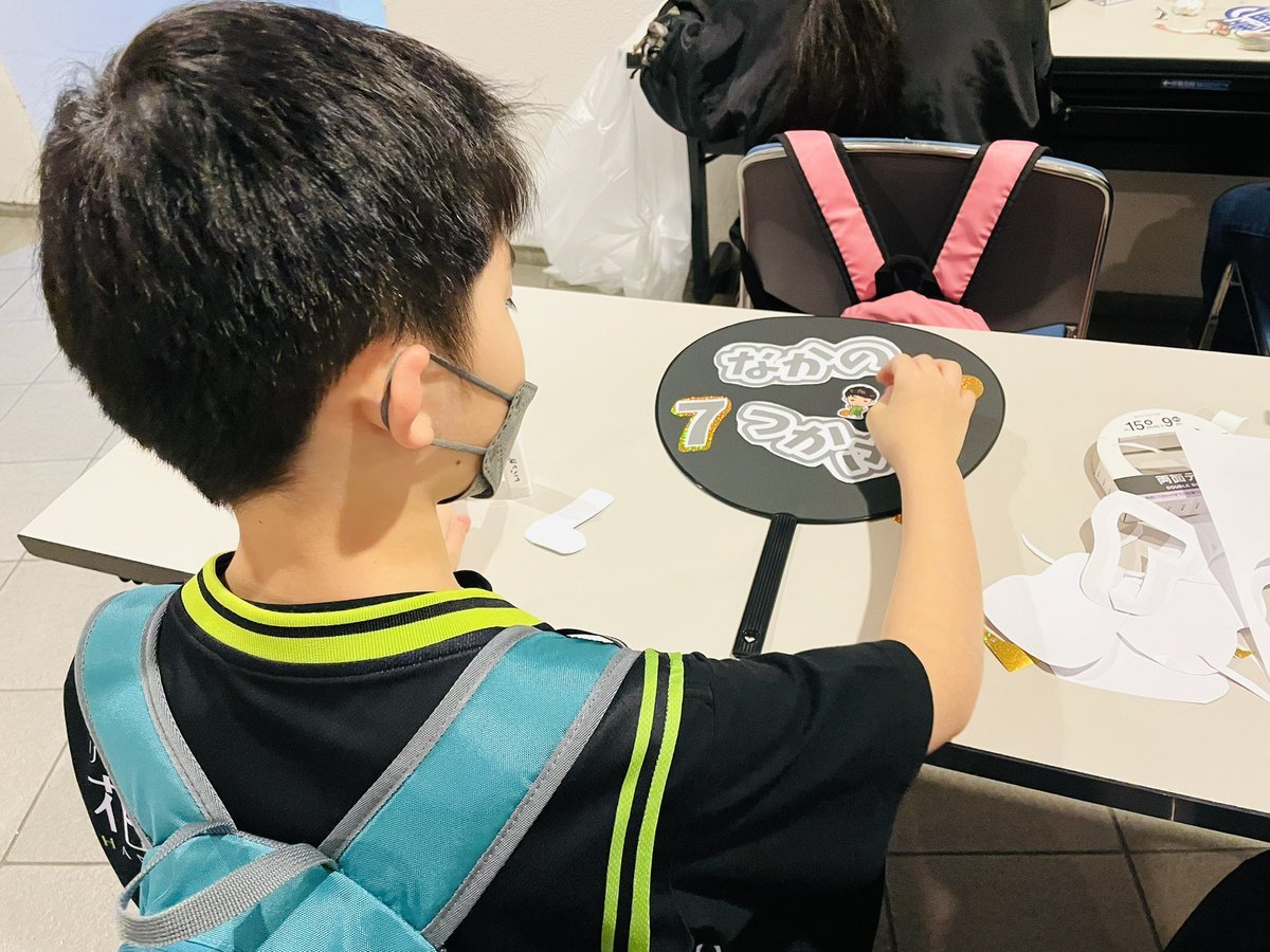 本日も推しウチワ作成コーナー、にぎわっております🌸作成したウチワの写真に「#春レバ」のハッシュタグをつけてぜひTwitterに投稿を... [レバンガ北海道【Twitter】]
