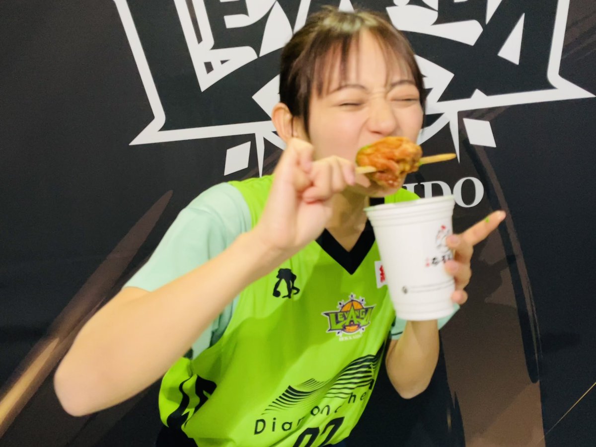 #すみぽん から、#全緑レバンギ、『めちゃめちゃ美味しい…！！』😆💚いただきました！！地下1階 キッチンカーエリア#レバンガ... [レバンガ北海道【Twitter】]