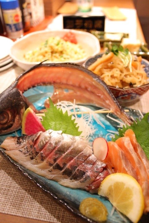 頼んで納得♪真あじ刺身 [深夜食堂 きーちゃんのおうちごはん【ブログ】]