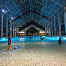 秋はトマムでSUP（サップ）体験！国内最大級の屋内プール・ミナミナビーチで北海道初の「サップヨガ教室」開催