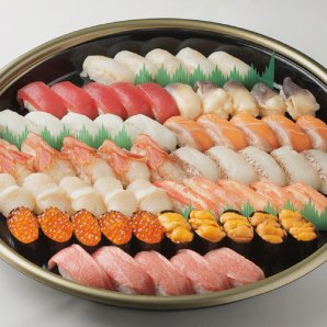 鮮度良いネタで握る本格寿司をご家庭でも握りたてをお持ち帰りください！