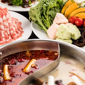 数十種類の漢方ブレンドのスープが自慢 ラムしゃぶ火鍋専門店