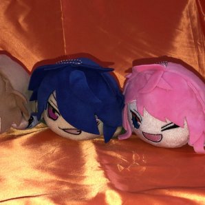 ヒプノシスマイクの寝そべりぬいぐるみが入荷しました。今回はこの3人！  #ヒプマイ pic.twitter.com/7KQtoQcbOC [ワンダーシティ札幌 プラボ札幌西町店【Twitter】]