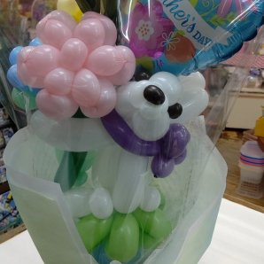 花束っぽくラッピングしてみました💐#母の日ギフト #バルーンアート #ballooncandycups #おもちゃの平野 [おもちゃの平野【Twitter】]