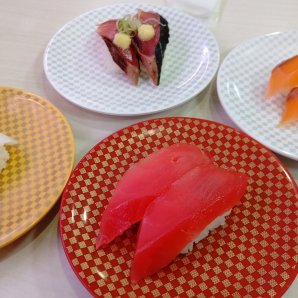 今日の晩御飯は、 お手軽寿司(笑) pic.twitter.com/gQZNc2h5jr [おもちゃの平野【Twitter】]