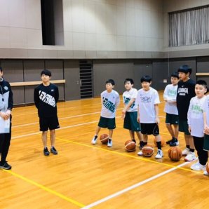 レバンガ北海道バスケットボールアカデミー  1/6(月)は野幌総合運動公園校の練習でした 本日から2020年のアカデミーもスタートしました ... [レバンガ北海道【Twitter】]