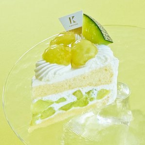 【新商品】たっぷりメロンショート🍈フレッシュなメロンを贅沢に楽しめるショートケーキです！生クリームとしっとりスポンジ、たっぷ... [洋菓子きのとや【Twitter】]