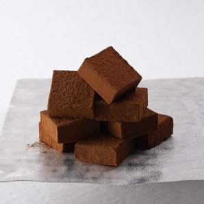 【冷凍してもおいしい！】生チョコレートスイートチョコレートと北海道産の生クリームをふんだんにブレンドした贅沢な味わい。上質... [洋菓子きのとや【Twitter】]