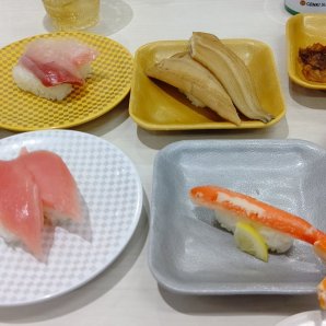 今日の晩御飯はお手軽寿司です。はなまる行きたいなぁ(笑) [おもちゃの平野【Twitter】]