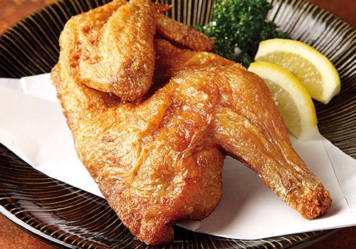 自社工場で製造 ジューシーな半身揚げが4月からの新メニューで登場 2019 04 10 札幌市の居酒屋 バー 炎 西町店 札幌 のお店 イベント 動画やレシピ情報 ふりっぱーweb
