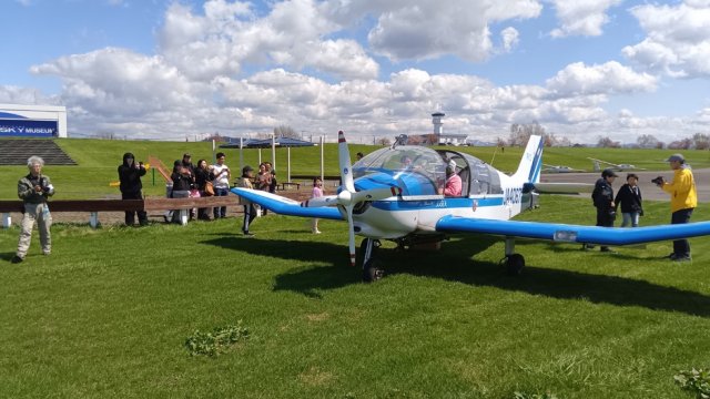 こどもたちに大空のプレゼント