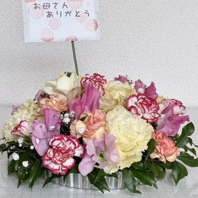 フラワーアレンジメント母の日デザイン　🌸お花のタルトのように🌸
