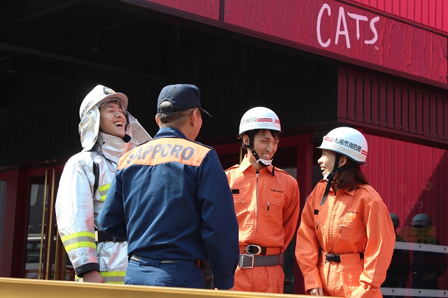劇団四季 キャッツ 四季劇場消防訓練にキャッツ出演俳優が参加しました 札幌のお店 イベント 動画やレシピ情報 ふりっぱーweb